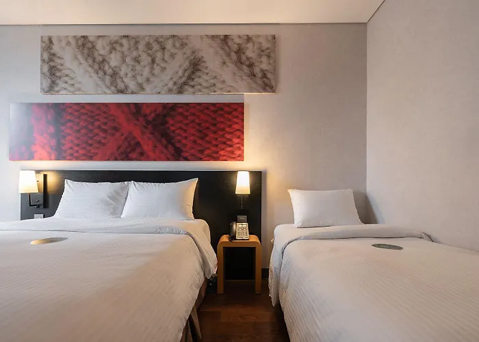 Ibis Ambassador Centre