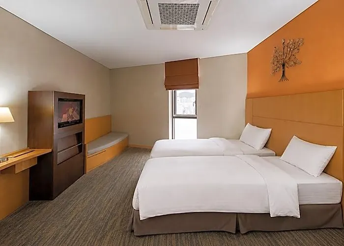 Ibis Ambassador Centre